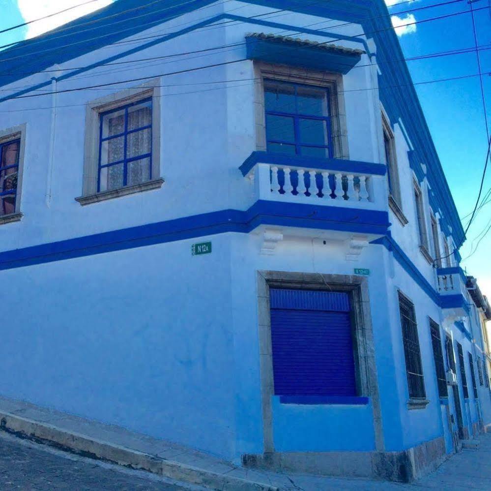 Blue Door Housing Historic Quito Hotel Eksteriør billede